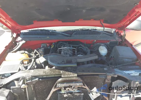 2005 Chevrolet Silverado 1500 Ls z USA, uszkodzony, nr VIN 1GCEC19Z55Z268890